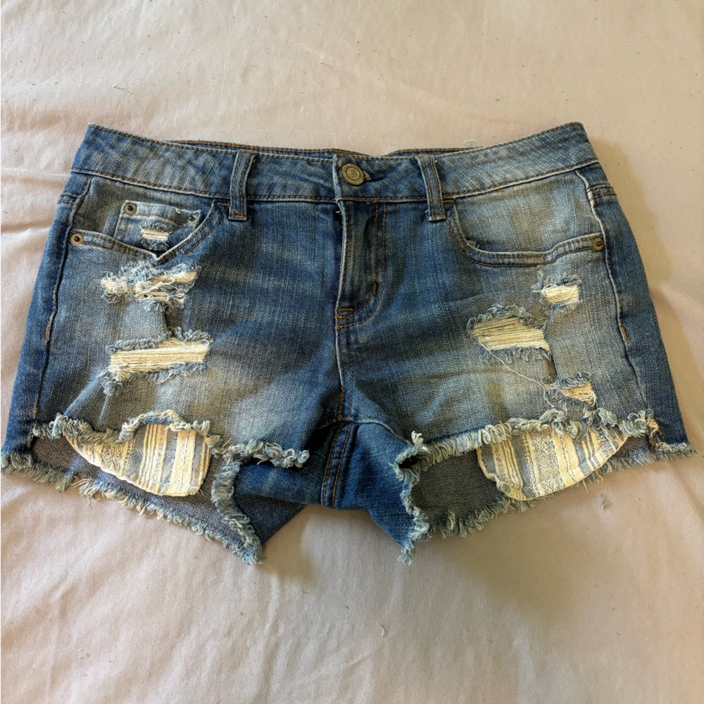 Brand: Aeropostale Condition: used  Size: 2  Color: medium denim wash